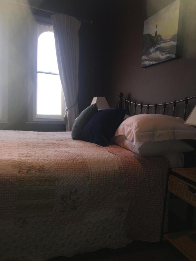 Regency House Bed & Breakfast Walton-on-the-Naze Bagian luar foto