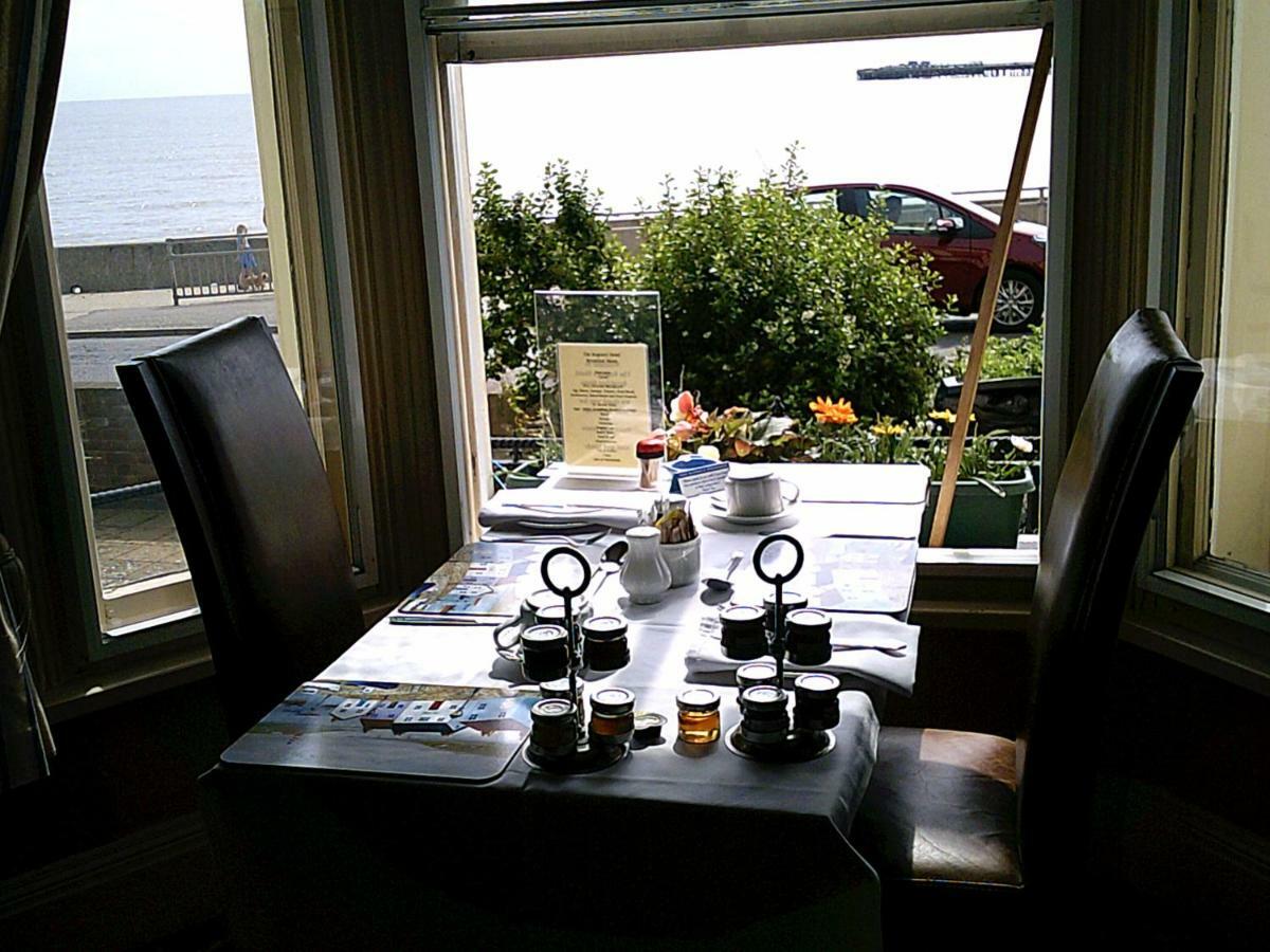 Regency House Bed & Breakfast Walton-on-the-Naze Bagian luar foto