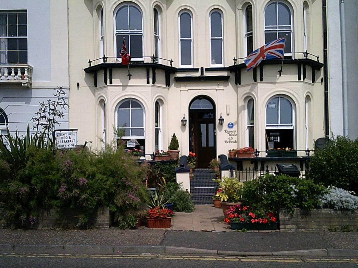 Regency House Bed & Breakfast Walton-on-the-Naze Bagian luar foto